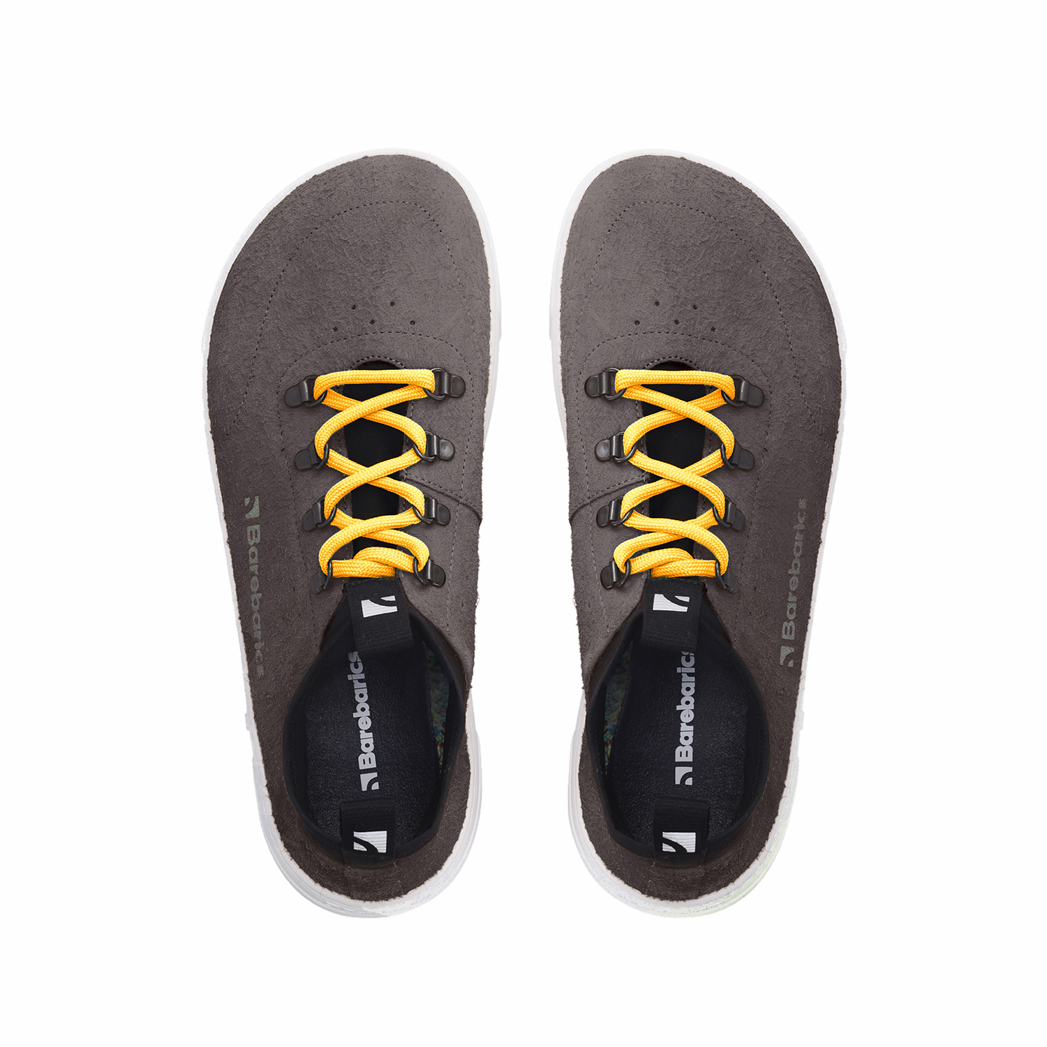 Barefoot Sneakers Barebarics Bronx - Midnight Black.
Le sneaker Barebarics sono prodotte utilizzando processi che riducono al minimo l'impatto sull'ambiente.
  La tomaia è composta da pelle e tessuto  La fodera è prodotta in lycra e microfibra  La suola è prodotta in gomma morbida sintetica ed è molto resistente all’usura.




Attributi barefoot
    Forma anatomica – la scarpa sportiva ricalca la forma del piede.

Più informazioni
calzatura da cittàdesign urbano modernoprogettato e realizzato a mano con materiali locali e sostenibili nell’Unione Europeaottima resistenza e consistenza del coloredisponibile nella taglia 36-47 (secondo le misure UE)