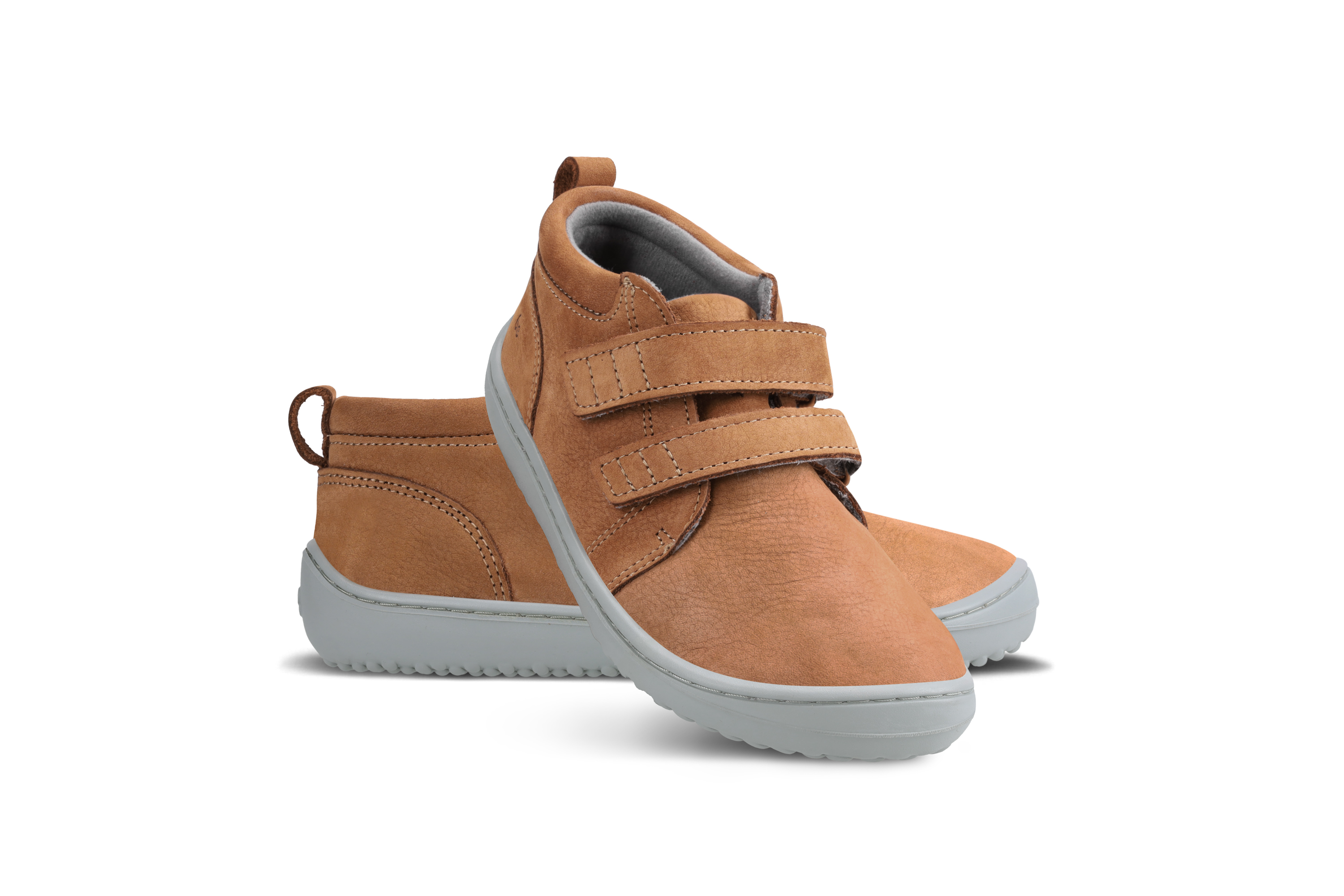 Barefoot scarpe bambini Be Lenka Play - Cognac.
  scarpe barefoot riproducono perfettamente la sensazione di camminare a piedi nudi come vorrebbe la natura  Suola ricucita per una maggior durata  La suola KidsComfort grazie al suo grip garantisce una perfetta stabilità  Tallone in pelle per un maggior comfort e resistenza  Fodera in tessuto piacevole al tatto  Nuova soletta rimovibile in cotone e PU riciclato  Logo di stile Be Lenka stampato
I vantaggi della scarpa Barefoot:
   Suola ultra flessibile   Zero drop (il tallone e la punta sono alla stessa altezza per una corretta postura)   Punta maggiorata per dita più rilassate   Scarpa leggera
Tipo: calzatura da città