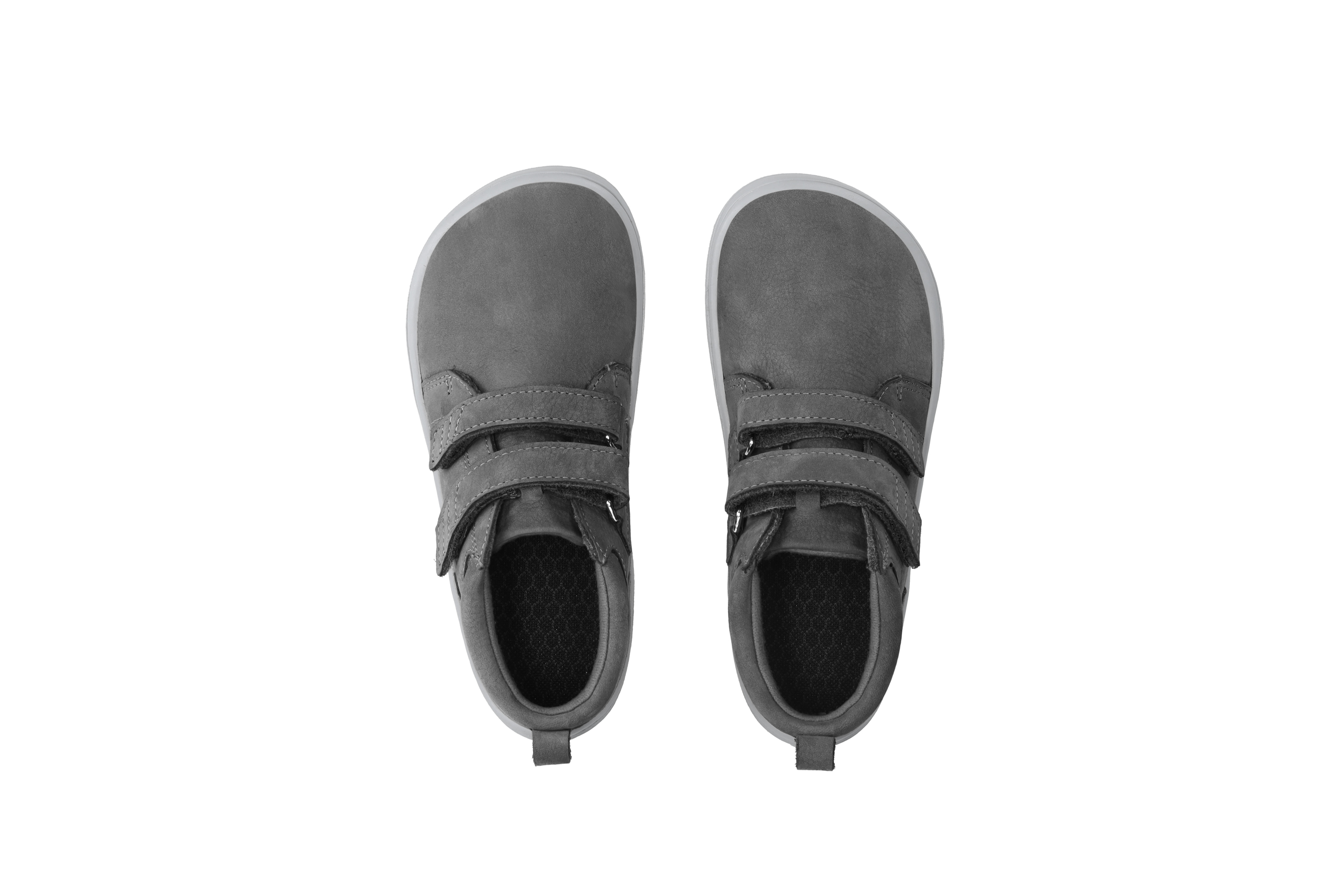 Barefoot scarpe bambini Be Lenka Play - Dark Grey.
  scarpe barefoot riproducono perfettamente la sensazione di camminare a piedi nudi come vorrebbe la natura  Suola ricucita per una maggior durata  La suola KidsComfort grazie al suo grip garantisce una perfetta stabilità  Tallone in pelle per un maggior comfort e resistenza  Fodera in tessuto piacevole al tatto  Nuova soletta rimovibile in cotone e PU riciclato  Logo di stile Be Lenka stampato
I vantaggi della scarpa Barefoot:
   Suola ultra flessibile   Zero drop (il tallone e la punta sono alla stessa altezza per una corretta postura)   Punta maggiorata per dita più rilassate   Scarpa leggera
Tipo: calzatura da città