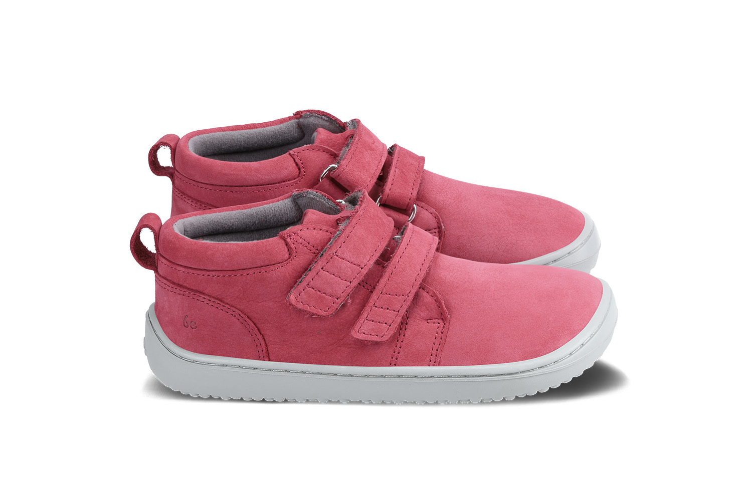 Barefoot scarpe bambini Be Lenka Play - Raspberry Pink.
  scarpe barefoot riproducono perfettamente la sensazione di camminare a piedi nudi come vorrebbe la natura  Suola ricucita per una maggior durata  La suola KidsComfort grazie al suo grip garantisce una perfetta stabilità  Tallone in pelle per un maggior comfort e resistenza  Fodera in tessuto piacevole al tatto  Nuova soletta rimovibile in cotone e PU riciclato  Logo di stile Be Lenka stampato
I vantaggi della scarpa Barefoot:
   Suola ultra flessibile   Zero drop (il tallone e la punta sono alla stessa altezza per una corretta postura)   Punta maggiorata per dita più rilassate   Scarpa leggera
Tipo: calzatura da città