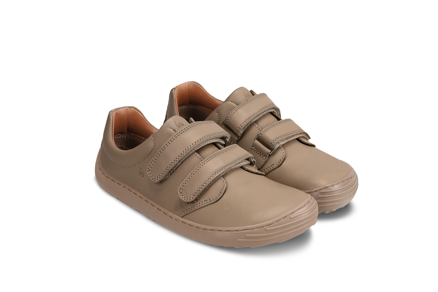 Barefoot scarpe bambini Be Lenka Bounce - All Brown.
  le scarpe barefoot riproducono perfettamente la sensazione di camminare a piedi nudi come vorrebbe la natura  suola ricucita per una maggiore durata  scarpe universali adatte anche alle occasioni speciali  suola KidsUltraGrip, per i modelli da bambino, con ottima aderenza e un design allegro  calzata pratica grazie al velcro  scarpe leggere in pelle nappa di qualità  logo di stile stampato “Be” sulla linguetta e sul velcro  soletta rimovibile che drena benissimo l’umidità
I vantaggi della scarpa Barefoot:
  Suola ultra flessibile  Zero drop: il tallone e la punta sono alla stessa altezza per una corretta postura  Punta maggiorata per dita più rilassate  Scarpa leggera
Tipo: calzatura da città