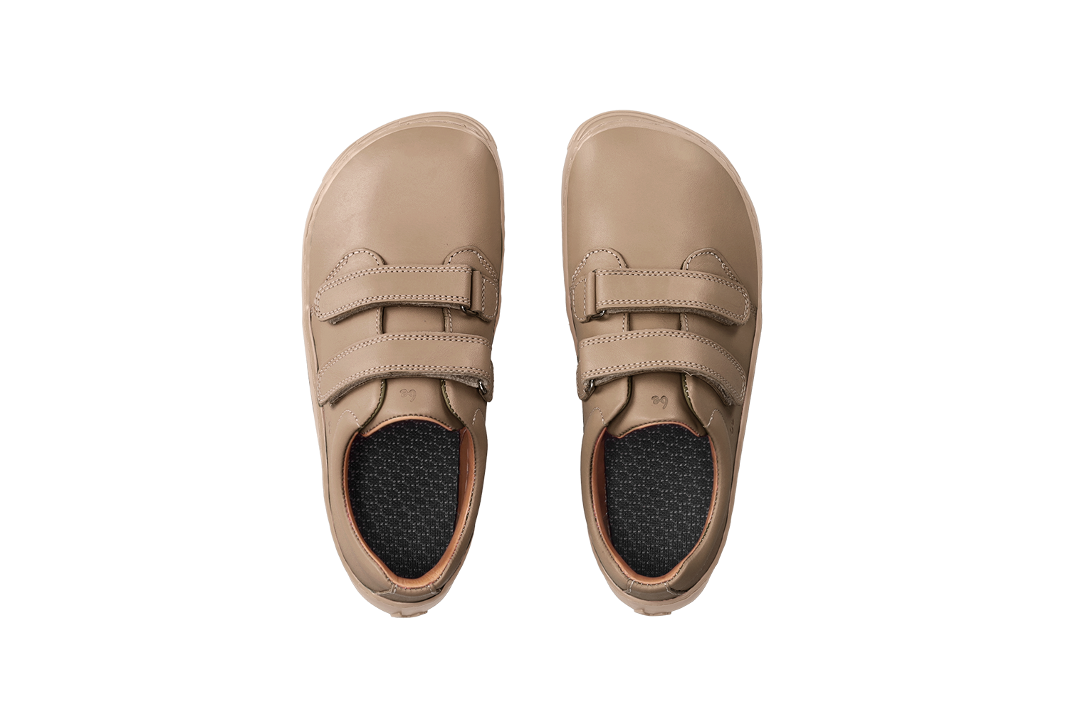 Barefoot scarpe bambini Be Lenka Bounce - All Brown.
  le scarpe barefoot riproducono perfettamente la sensazione di camminare a piedi nudi come vorrebbe la natura  suola ricucita per una maggiore durata  scarpe universali adatte anche alle occasioni speciali  suola KidsUltraGrip, per i modelli da bambino, con ottima aderenza e un design allegro  calzata pratica grazie al velcro  scarpe leggere in pelle nappa di qualità  logo di stile stampato “Be” sulla linguetta e sul velcro  soletta rimovibile che drena benissimo l’umidità
I vantaggi della scarpa Barefoot:
  Suola ultra flessibile  Zero drop: il tallone e la punta sono alla stessa altezza per una corretta postura  Punta maggiorata per dita più rilassate  Scarpa leggera
Tipo: calzatura da città