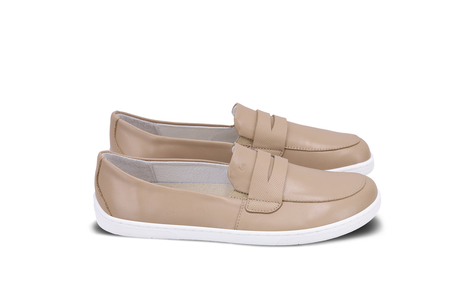 Barefoot Mocassini Be Lenka Buena - Latte Brown.
  design barefoot minimalista  calzata facile senza lacci, con l’elastico sulla linguetta  abbinabile facilmente con vari tipi di abbigliamento – elegante, sportivo o casual  suola ricucita EverydayComfort per una maggiore durata  confortevoli durante tutto il giorno  logo Be Lenka stampato leggermente sulla linguetta della scarpa
I vantaggi della scarpa Barefoot:
  Suola ultra flessibile  Zero drop: il tallone e la punta sono alla stessa altezza per una corretta postura  Punta maggiorata per dita più rilassate  Scarpa leggera
Tipo: calzatura da città