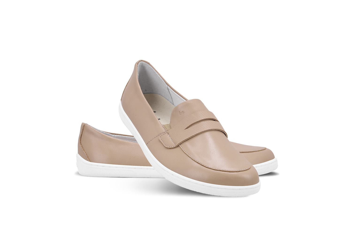 Barefoot Mocassini Be Lenka Buena - Latte Brown.
  design barefoot minimalista  calzata facile senza lacci, con l’elastico sulla linguetta  abbinabile facilmente con vari tipi di abbigliamento – elegante, sportivo o casual  suola ricucita EverydayComfort per una maggiore durata  confortevoli durante tutto il giorno  logo Be Lenka stampato leggermente sulla linguetta della scarpa
I vantaggi della scarpa Barefoot:
  Suola ultra flessibile  Zero drop: il tallone e la punta sono alla stessa altezza per una corretta postura  Punta maggiorata per dita più rilassate  Scarpa leggera
Tipo: calzatura da città