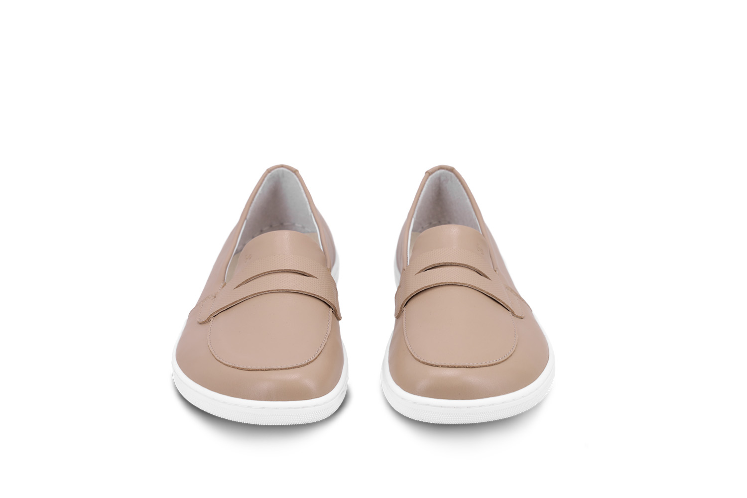 Barefoot Mocassini Be Lenka Buena - Latte Brown.
  design barefoot minimalista  calzata facile senza lacci, con l’elastico sulla linguetta  abbinabile facilmente con vari tipi di abbigliamento – elegante, sportivo o casual  suola ricucita EverydayComfort per una maggiore durata  confortevoli durante tutto il giorno  logo Be Lenka stampato leggermente sulla linguetta della scarpa
I vantaggi della scarpa Barefoot:
  Suola ultra flessibile  Zero drop: il tallone e la punta sono alla stessa altezza per una corretta postura  Punta maggiorata per dita più rilassate  Scarpa leggera
Tipo: calzatura da città