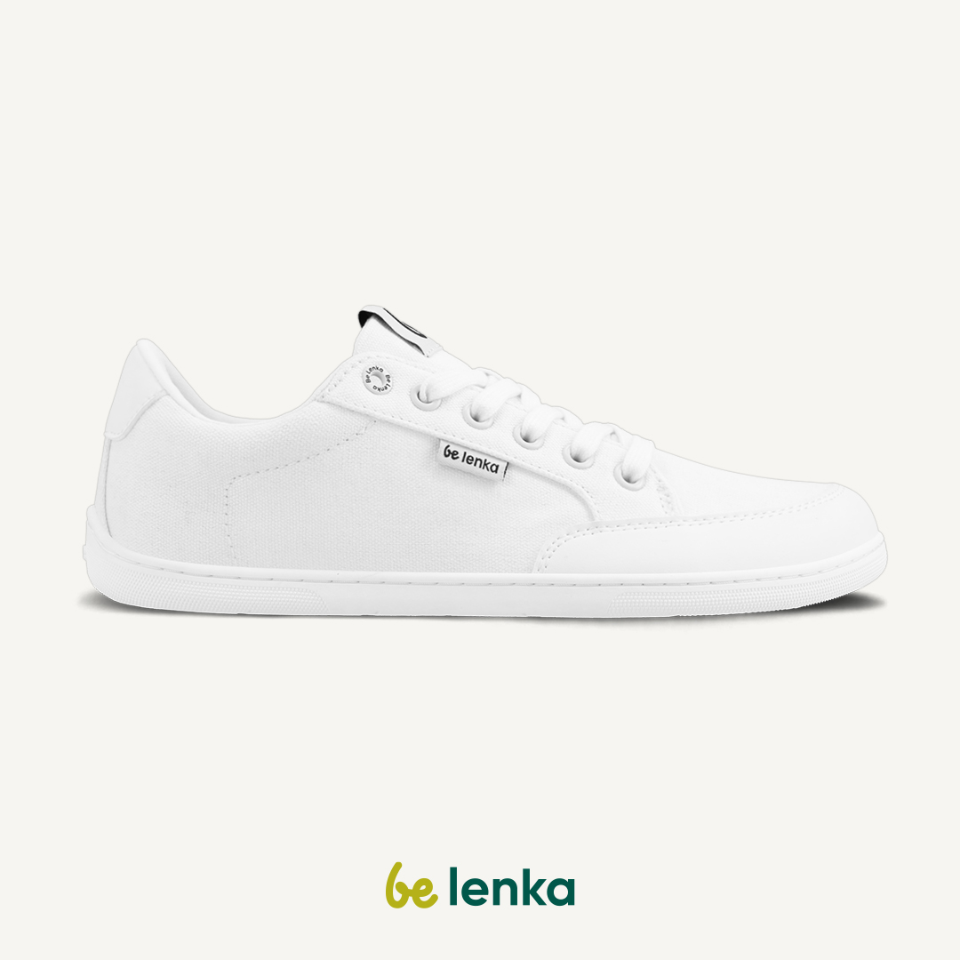 Barefoot scarpe Be Lenka Rebound - All White.





 scarpe estremamente leggere per tutti gli amanti del classico urbano  suola ricucita EverydayComfort Neo per una durata più lunga delle scarpe  logo in tessuto sulla linguetta e sulla tomaia delle sneakers due piccole aperture nella parte interna per l’aerazione

Vantaggi delle scarpe barefoot:
riproducono perfettamente la camminata a piedi nudila forma anatomica fornisce lo spazio sufficiente per le dita lo zero drop della suola mantiene il tallone e la punta alla stessa altezza per una corretta posturala suola, con lo spessore di 5 mm, stimola le terminazioni nervose dei piedii materiali flessibili garantiscono una migliore funzionalità dei muscoli e dei tendini del piedela leggerezza delle scarpe previene la stanchezza delle gambe
Tipo: calzatura da città