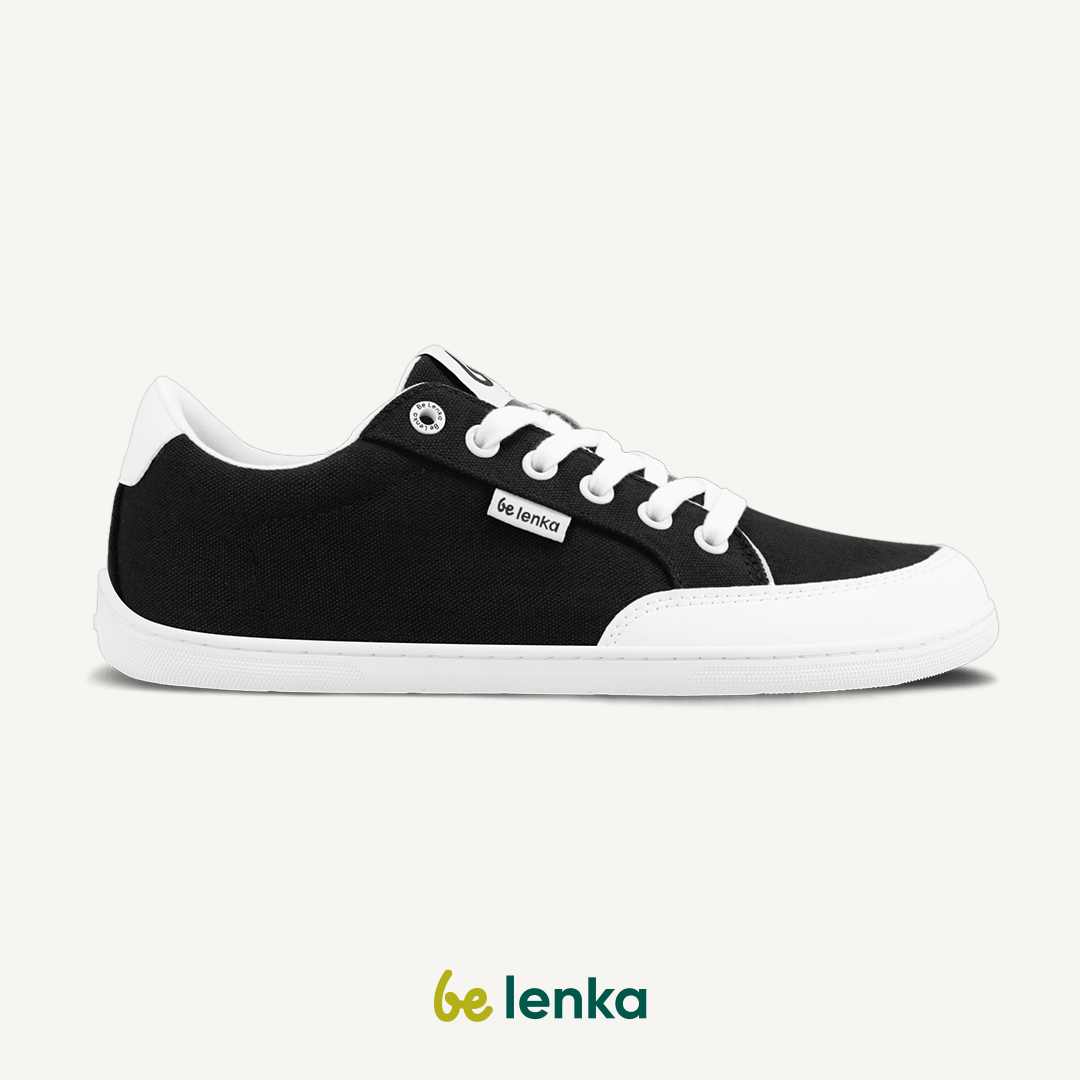 Barefoot scarpe Be Lenka Rebound - Black & White.





 scarpe estremamente leggere per tutti gli amanti del classico urbano  suola ricucita EverydayComfort Neo per una durata più lunga delle scarpe  logo in tessuto sulla linguetta e sulla tomaia delle sneakers due piccole aperture nella parte interna per l’aerazione

Vantaggi delle scarpe barefoot:
riproducono perfettamente la camminata a piedi nudila forma anatomica fornisce lo spazio sufficiente per le dita lo zero drop della suola mantiene il tallone e la punta alla stessa altezza per una corretta posturala suola, con lo spessore di 5 mm, stimola le terminazioni nervose dei piedii materiali flessibili garantiscono una migliore funzionalità dei muscoli e dei tendini del piedela leggerezza delle scarpe previene la stanchezza delle gambe
Tipo: calzatura da città