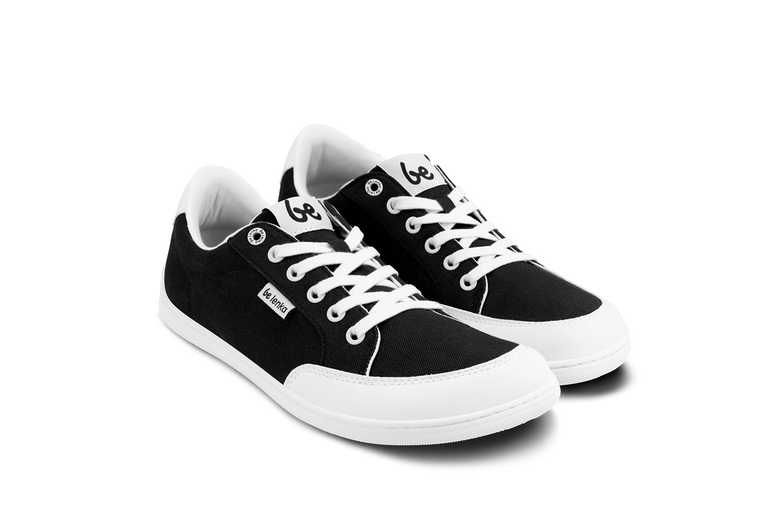 Barefoot scarpe Be Lenka Rebound - Black & White.





 scarpe estremamente leggere per tutti gli amanti del classico urbano  suola ricucita EverydayComfort Neo per una durata più lunga delle scarpe  logo in tessuto sulla linguetta e sulla tomaia delle sneakers due piccole aperture nella parte interna per l’aerazione

Vantaggi delle scarpe barefoot:
riproducono perfettamente la camminata a piedi nudila forma anatomica fornisce lo spazio sufficiente per le dita lo zero drop della suola mantiene il tallone e la punta alla stessa altezza per una corretta posturala suola, con lo spessore di 5 mm, stimola le terminazioni nervose dei piedii materiali flessibili garantiscono una migliore funzionalità dei muscoli e dei tendini del piedela leggerezza delle scarpe previene la stanchezza delle gambe
Tipo: calzatura da città