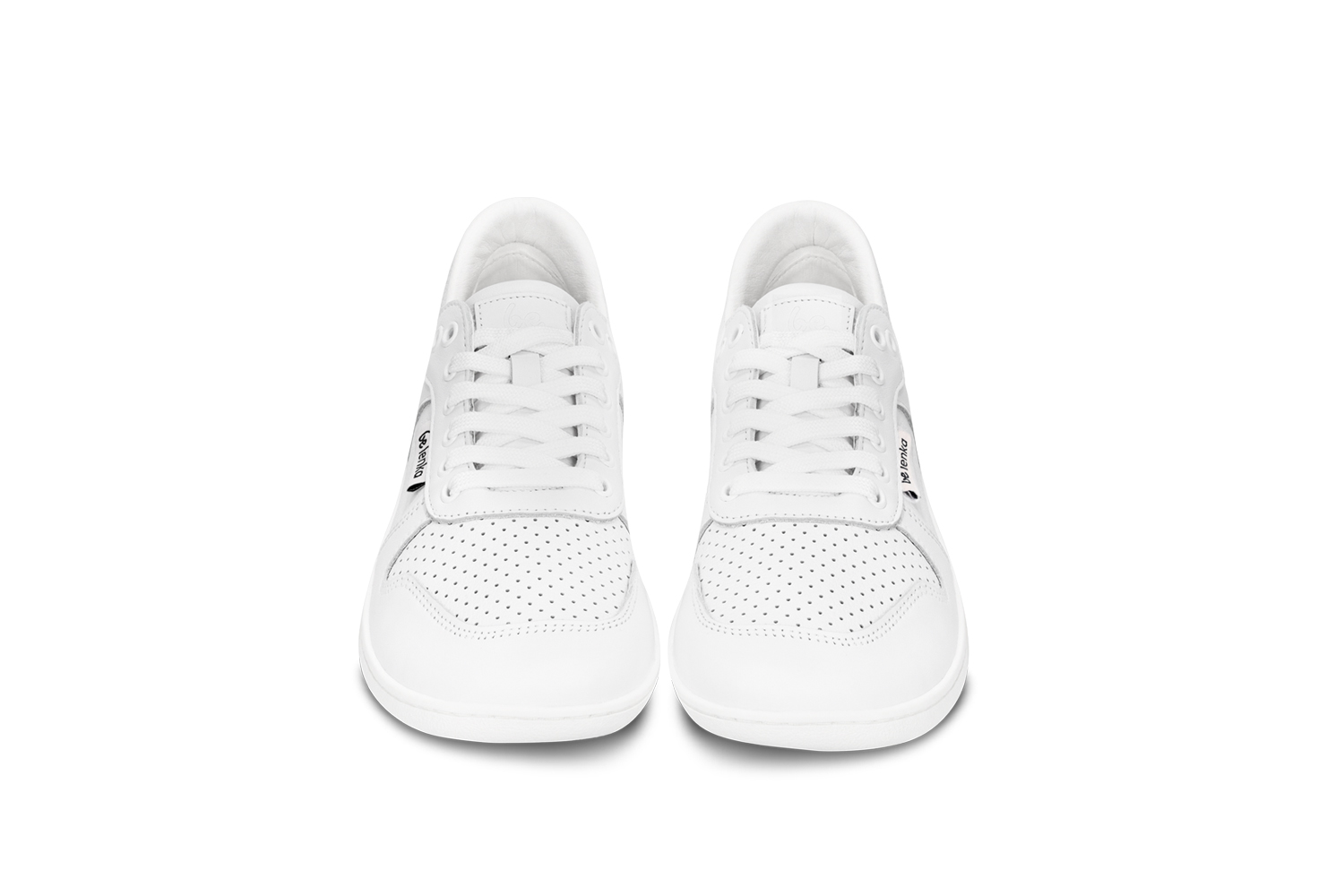 Barefoot scarpe sportive Be Lenka Champ 3.0 - All White.
Tomaia: Pelle nappaFodera: microfibraSuola: TR (UrbanComfort)Sottopiede: PU riciclato + cotone (rimovibile)Realizzato in Portogallo
la terza generazione di uno dei modelli più popolari Be Lenkai colori e il design delle sneakers sono facilmente abbinabili a molti outfitcolletto in pelle migliorato sul talloneocchielli aggiuntivi in metallo per lacci delle scarpePelle martellata su lato e tallone per un look ancora più elegantsuola cucita per una maggiore durata della scarpala suola UrbanComfort è creata per il comfort barefoot quotidianola nuova mescola TR è caratterizzata da un'eccellente resistenza all'abrasione pur mantenendo un'eccellente flessibilitàsuola cucita per una maggiore durata della scarpa
Vantaggi delle scarpe barefoot:
imita perfettamente la camminata a piedi nudila forma anatomica della scarpa offre una generosa libertà delle dita dei piediL'inclinazione zero della suola mantiene il tallone e le dita allineate per una corretta posturaSuola stimolante spessa 4 mm (senza tacchetti) attiva le terminazioni nervose del piedei materiali flessibili garantiscono una migliore funzionalità dei muscoli e dei tendini del piedeLeggerezza della scarpa per prevenire l'affaticamento del piede
Tipo: calzatura da città