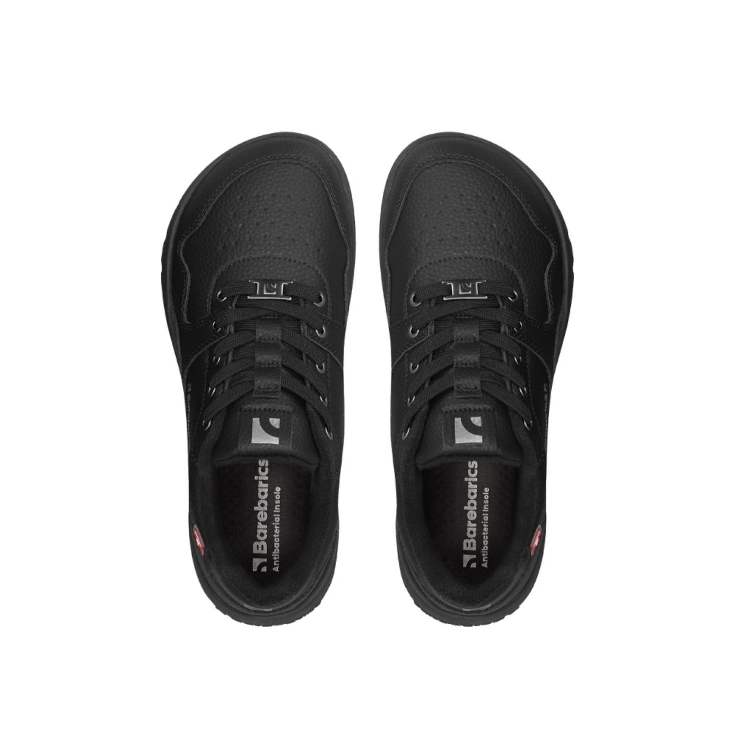 Barefoot Sneakers Barebarics Zing Frost - All Black.
  Tomaia: pelle  Fodera: pile + isolamento Primaloft  Soletta: PU + poliestere (rimovibile)  Suola: gomma (PowerGrip)  Produzione: Vietnam
Attributi barefoot:
  La suola Barebarics PowerGrip vanta un design che supporta la tua camminata e previene lo scivolamento  La tecnologia Primaloft utilizzata è il top tra i materiali termo-isolanti  Tomaia realizzata in pelle  Testato per un milione di flessioni
Vantaggi delle scarpe barefoot:
  Suola flessibile  Zero drop: tallone e punta allo stesso livello per una corretta postura  Punta spaziosa per le dita dei piedi  Scarpe leggere