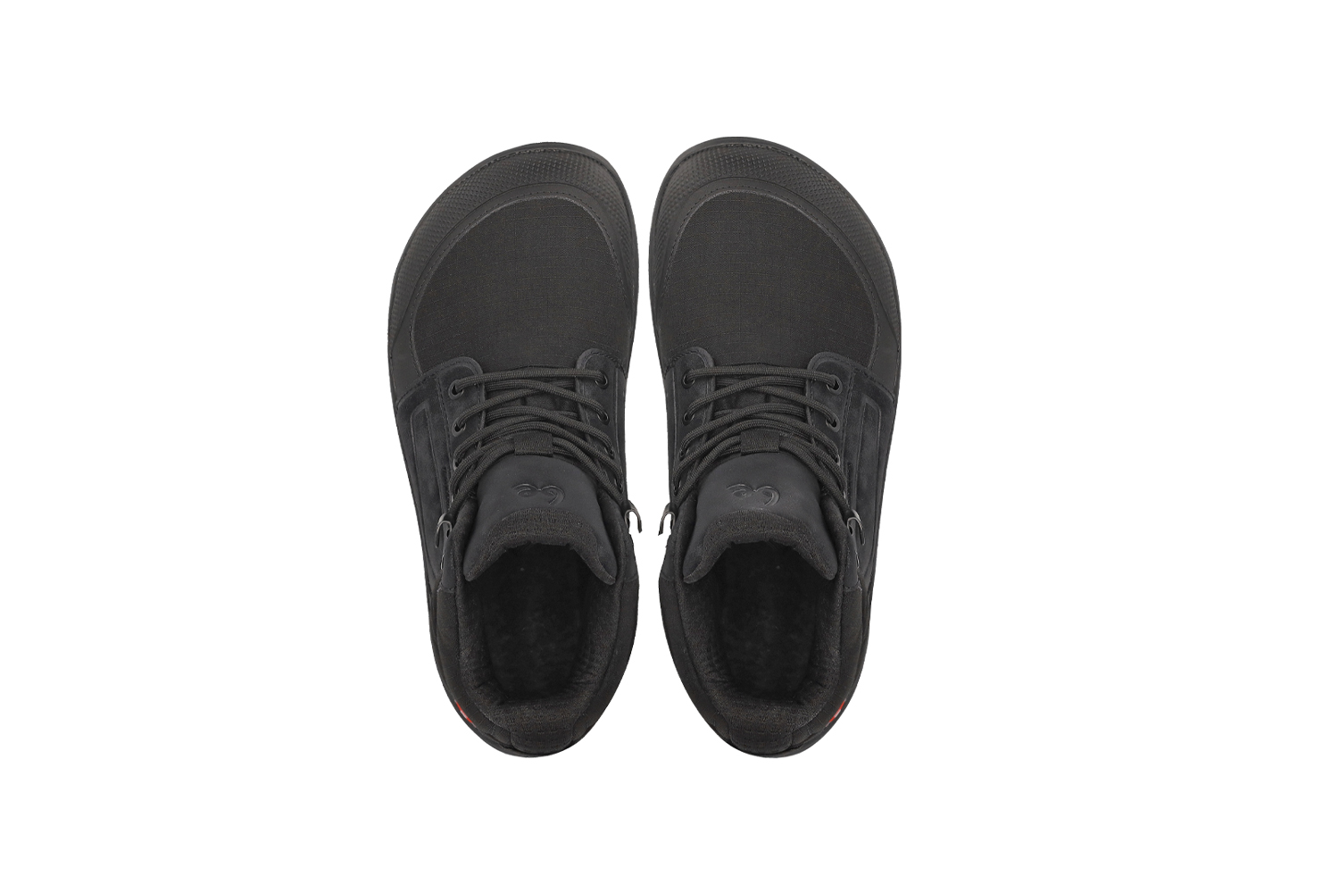 Barefoot scarpe Be Lenka ArcticEdge - All Black.
  le scarpe barefoot imitano perfettamente la camminata a piedi nudi, proprio come previsto dalla natura  tomaia tecnica in resistente materiale ripstop + TPU + PU  membrana impermeabile traspirante e ottime proprietà isolanti (ogni paio supera un test di impermeabilità)  versatile suola invernale ThermoGrip Neo con battistrada antiscivolo ed eccellente flessibilità  la fodera e il plantare Primaloft combinano leggerezza, eccezionali proprietà termiche e resistenza all'acqua  Puntale resistente
Vantaggi delle scarpe a piedi nudi:
  suola flessibile  zero drop: tallone e punta a filo per una postura corretta  alloggiamento spazioso per le dita dei piedi  scarpa leggera
Tipo: vychádzková obuv