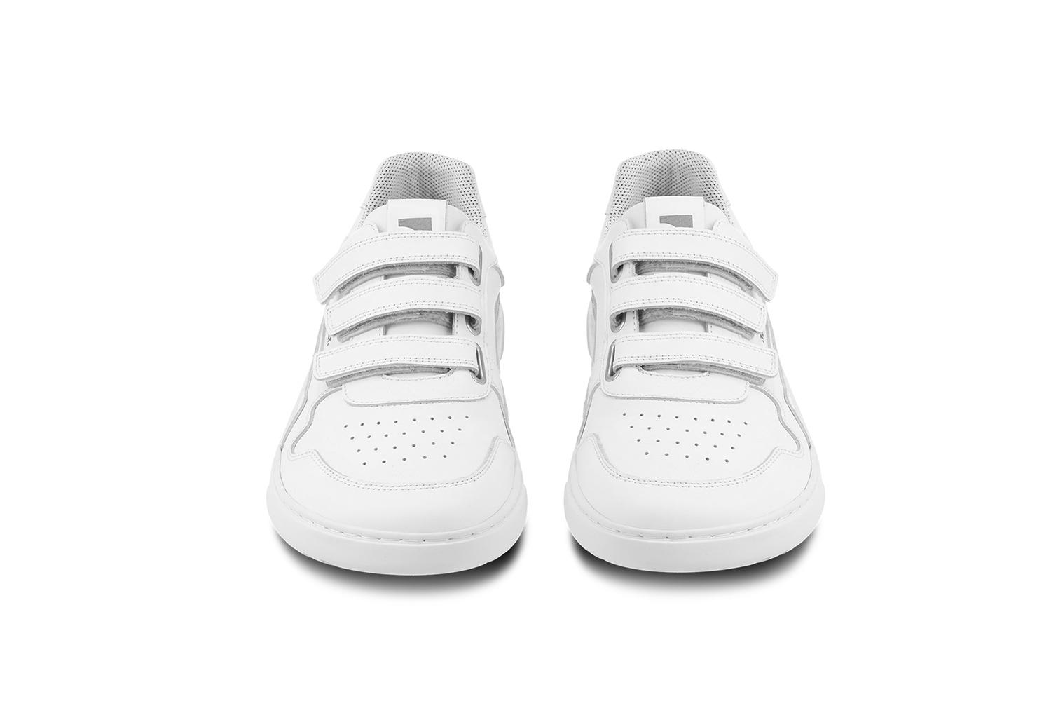 Barefoot Sneakers Barebarics Zing Velcro - All White - Leather.
Forma anatomica - le sneakers rispettano la forma dei piedi.
Più informazioni
calzatura da cittàdesign urbano modernoprogettate e prodotte a mano in UE con materiali locali e sostenibiliottima resistenza e costanza dei colori dei materialidisponibili nelle taglie: 36-47 (secondo le misure europee)