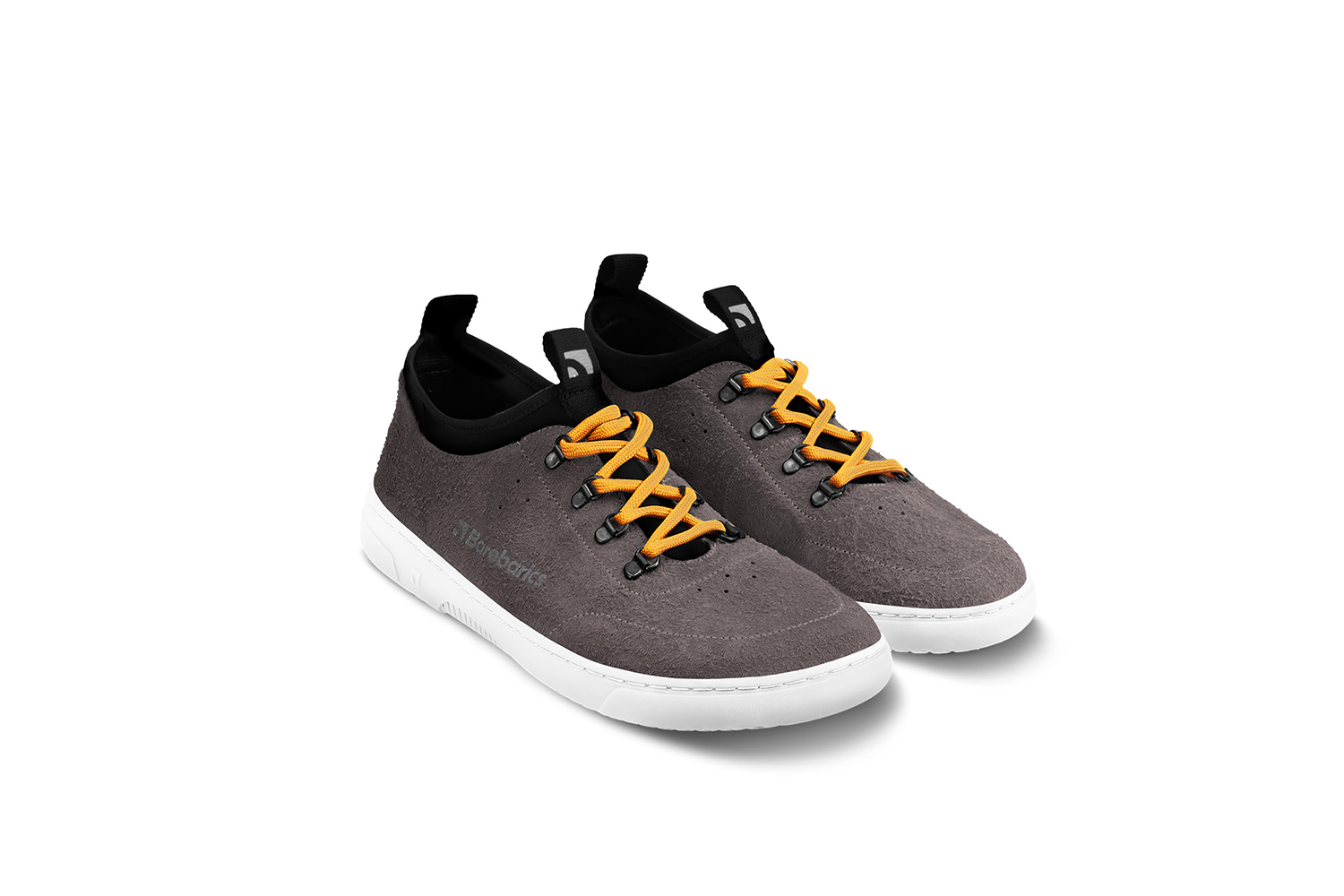 Barefoot Sneakers Barebarics Bronx - Midnight Black.
Le sneaker Barebarics sono prodotte utilizzando processi che riducono al minimo l'impatto sull'ambiente.
  La tomaia è composta da pelle e tessuto  La fodera è prodotta in lycra e microfibra  La suola è prodotta in gomma morbida sintetica ed è molto resistente all’usura.




Attributi barefoot
    Forma anatomica – la scarpa sportiva ricalca la forma del piede.

Più informazioni
calzatura da cittàdesign urbano modernoprogettato e realizzato a mano con materiali locali e sostenibili nell’Unione Europeaottima resistenza e consistenza del coloredisponibile nella taglia 36-47 (secondo le misure UE)