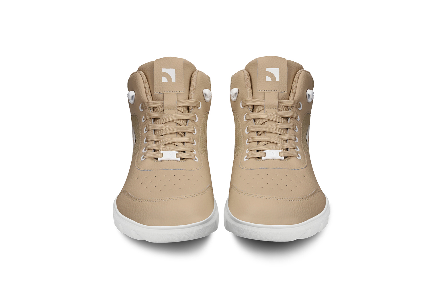 Barefoot scarpe Barebarics UrbanEdge - Beige.
 Le scarpe barefoot imitano perfettamente la camminata a piedi nudi, esattamente come progettato dalla naturaMembrana impermeabile e traspirante (ogni paio è testato per la resistenza all'acqua)La suola Barebarics PowerGrip è dotata di un battistrada che sostiene la tua camminata e previene lo scivolamentoLa tecnologia Primaloft utilizzata è il top tra i materiali termo-isolantiIl logo Barebarics è posizionato sulla scarpa, sui ganci, sui lacci o sulla suolaLa linguetta a soffietto assicura una calzata facile e impedisce l'ingresso di neve o sporciziaScarpe barefoot unisex per i giorni più freddiPer il massimo comfort, si consiglia di abbinarle a calze di cotone
Vantaggi delle scarpe barefoot:
Suola flessibileZero drop: tallone e punta allo stesso livello per una corretta posturaPunta spaziosa per le ditaScarpe leggere